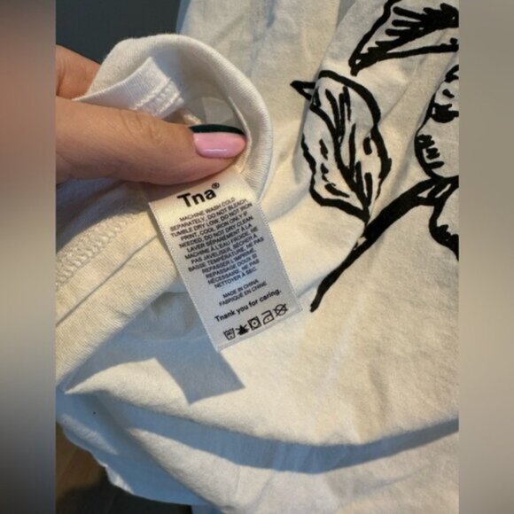 TNA Graphic Oversized Long Sleeve Tee – Size Medium - Picture 2 of 11